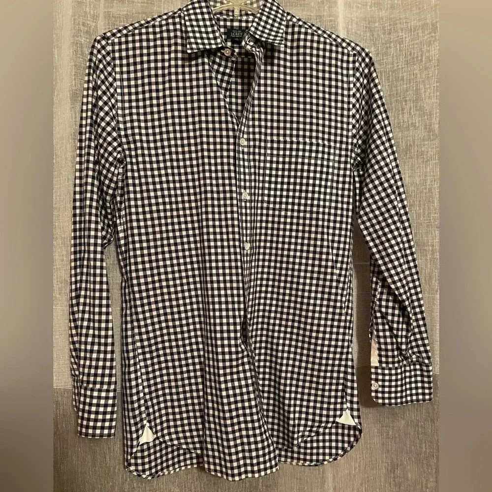 100% cotton J Crew Poplin Button up